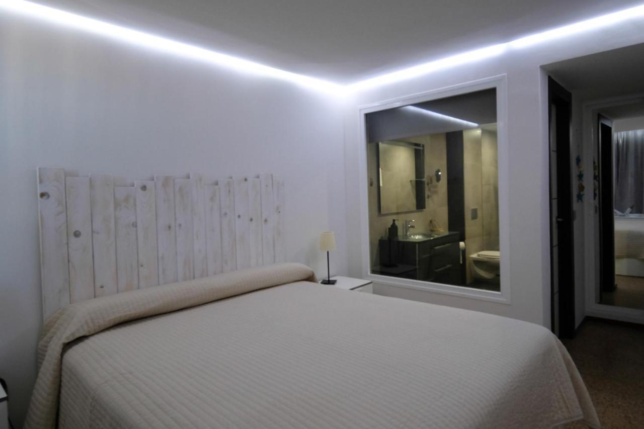Apartamentos La Nogalera ตอร์เรโมลิโนส ภายนอก รูปภาพ